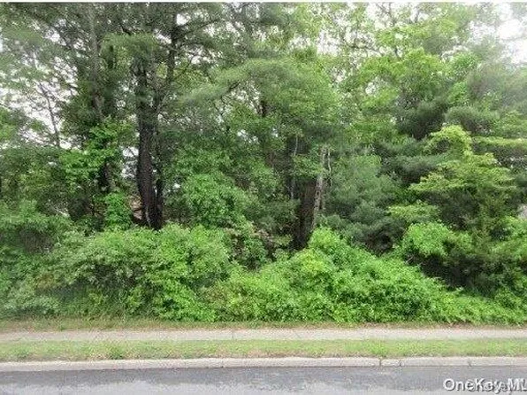 Barton Avenue, Patchogue, NY 11772