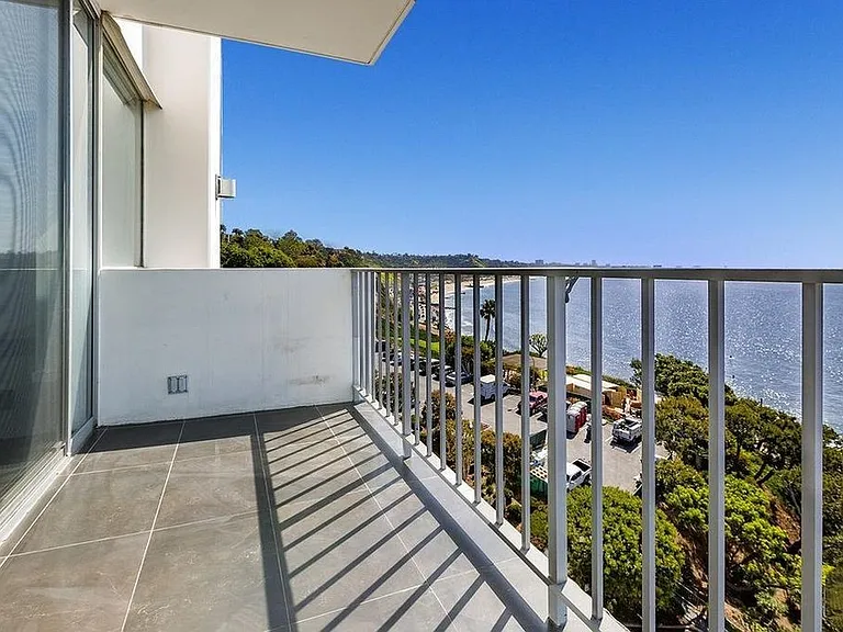 17350 W Sunset Blvd — Photo 4