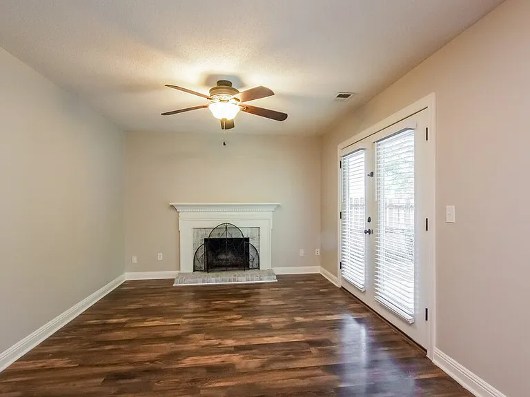 3405 Mayhurst Dr — Photo 5