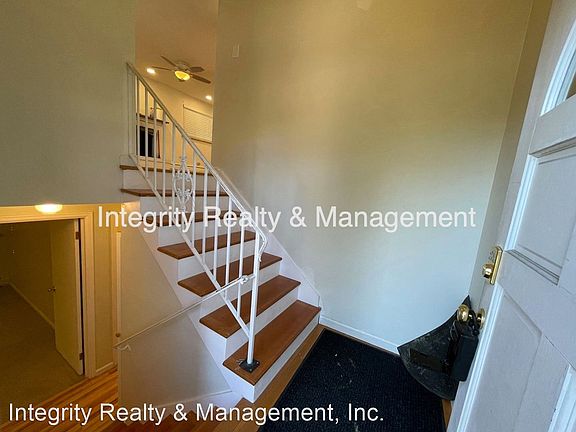 4th image of 2691 S Benton St