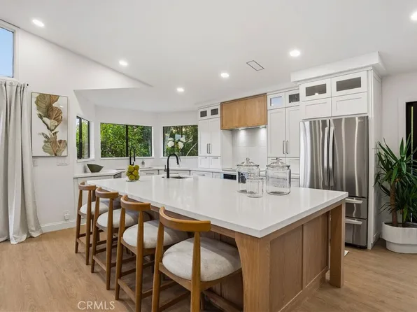 22207 Vacation Dr, Canyon Lake, CA 92587