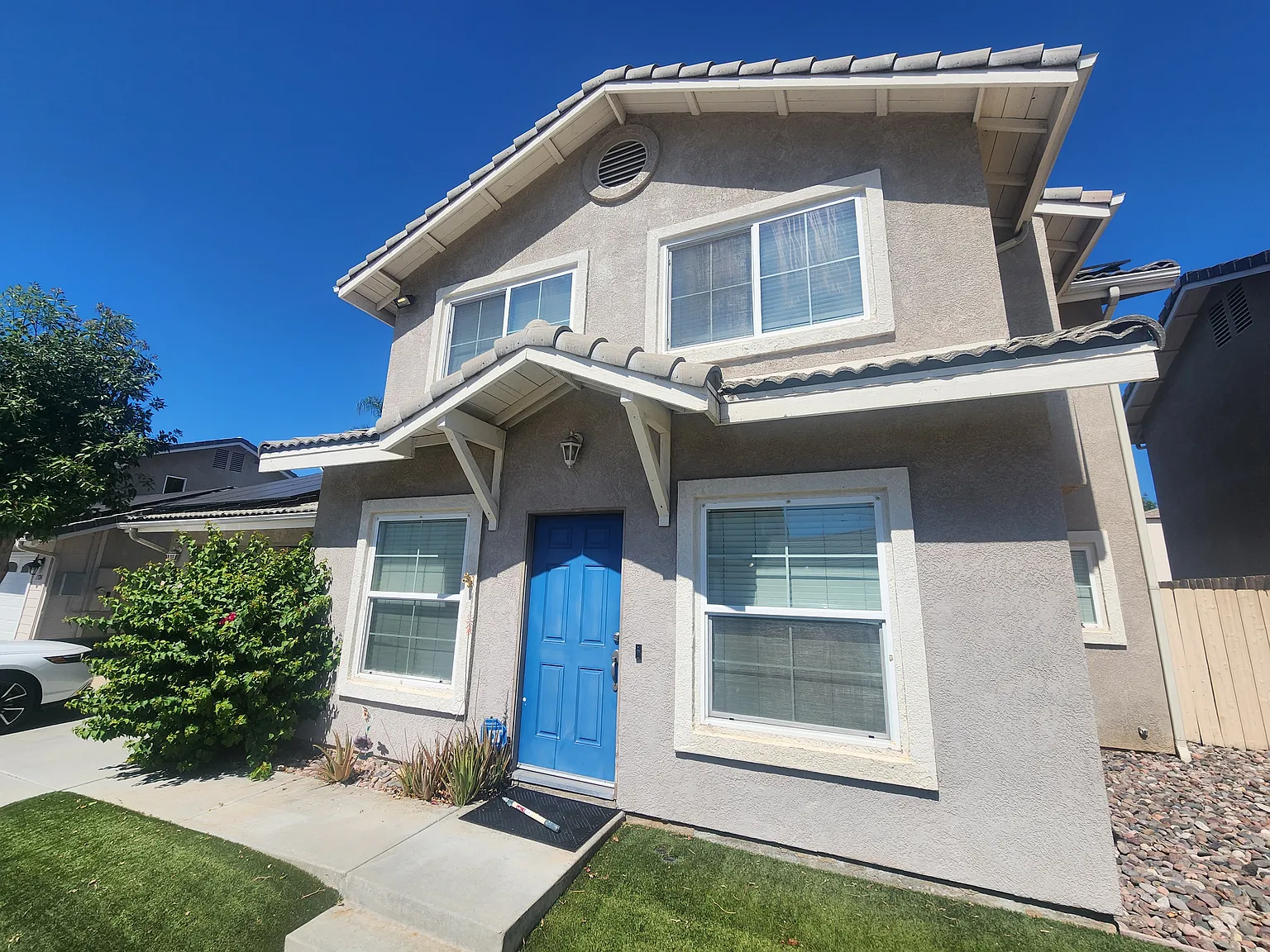 4 bed, 1870 sqft, $4,450 — Photo 2