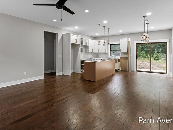5th image of 2336 Macarthur Rd
