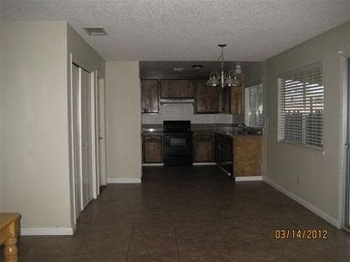 4th image of 631 E Monte Vista Ave