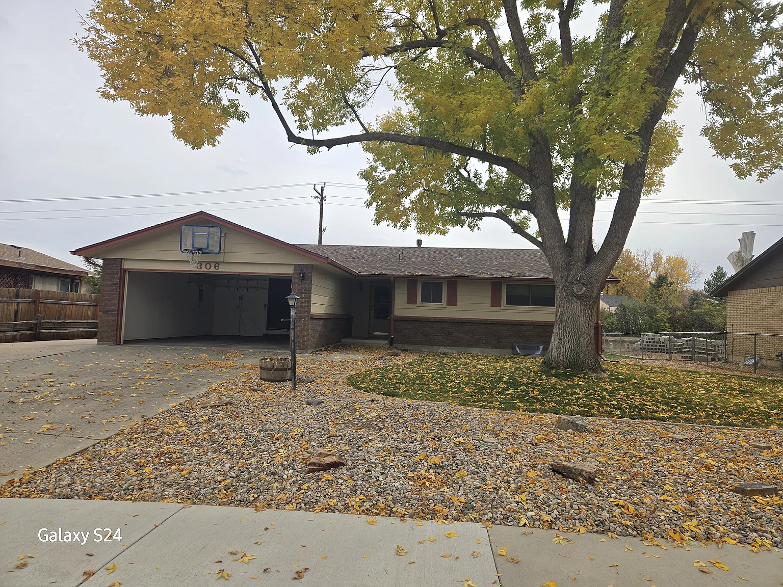 306 Frederick Dr — Photo 2