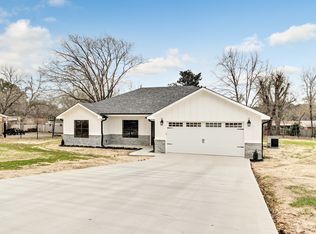 607 Mosley Dr, Athens, TX 75751