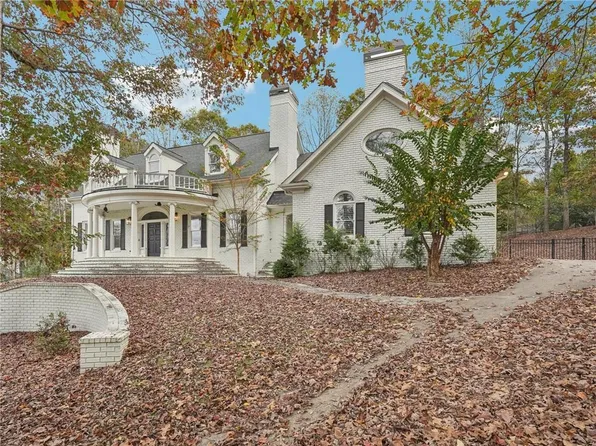 2015 Forest Glen Dr, Braselton, GA 30517