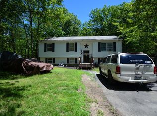 4581 Pine Ridge Dr W, Dingmans Ferry, PA 18324