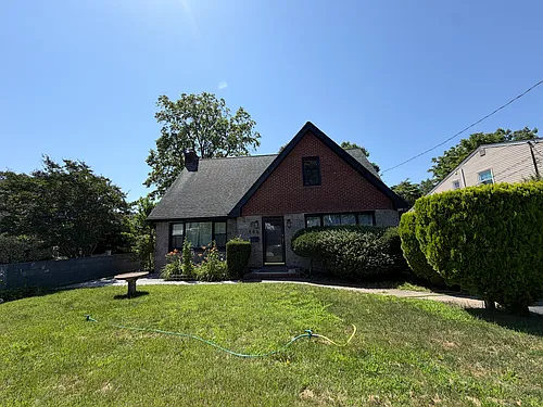 186 Wilson Ave Photo 1