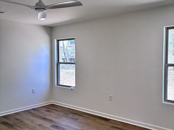 5th image of 15112 Jason Dr