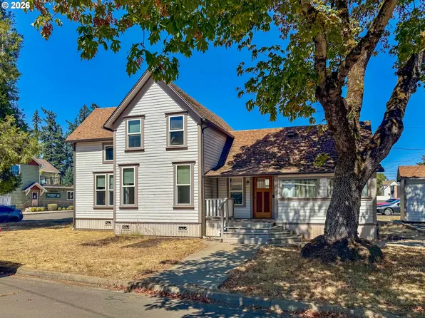 641 W Ballf St, Roseburg, OR 97471