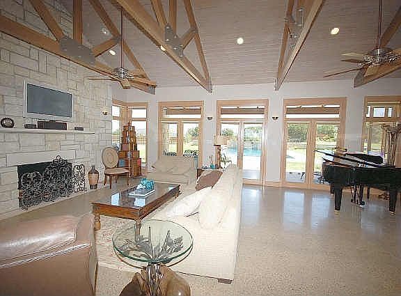 4th image of 257 Edge Cliff Ct