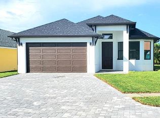 3732 Kent Dr, Naples, FL 34112