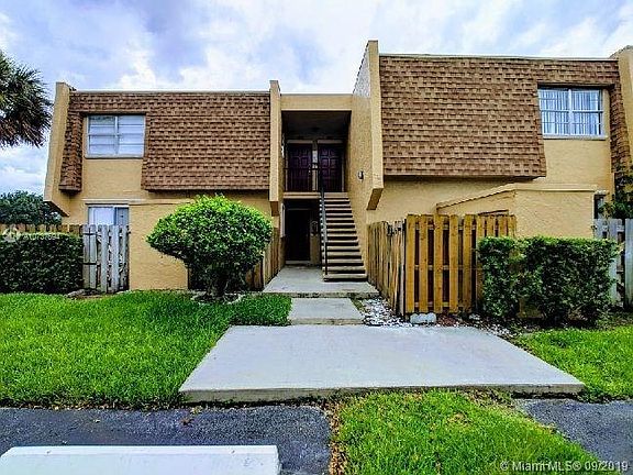 4th image of 3711 NW 95th Ter APT 1105
