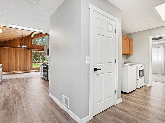 5th image of 6234 Arrowhead Dr N