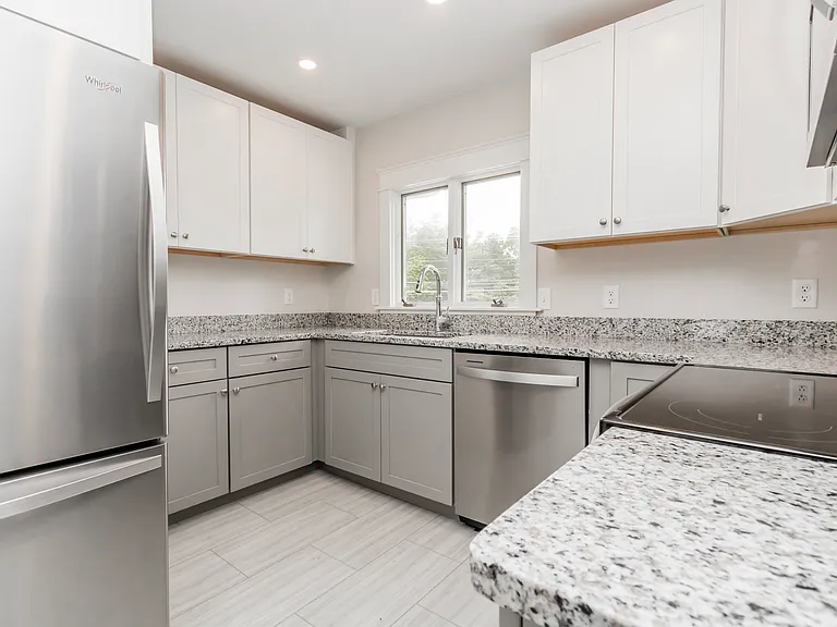 206 Pine St #2 — Photo 29