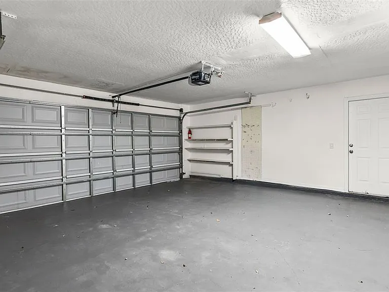 11462 Commercial St — Photo 31