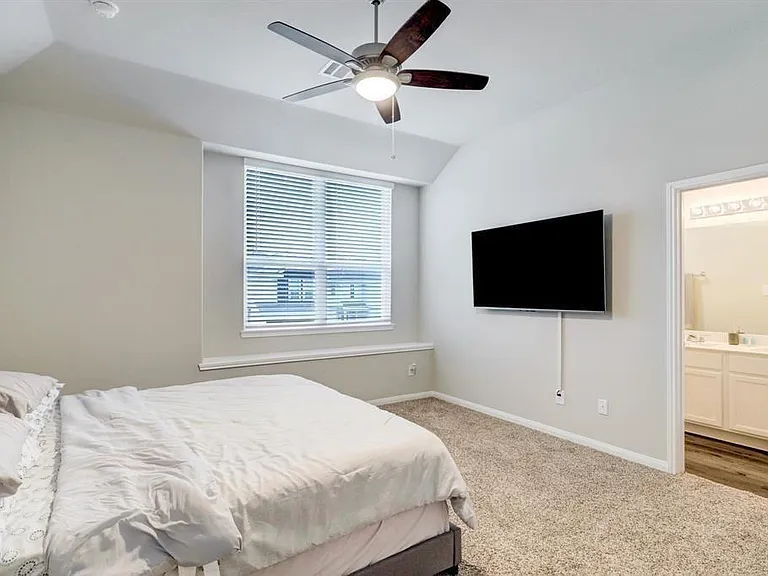 22219 Sovereign Heights Ln — Photo 4