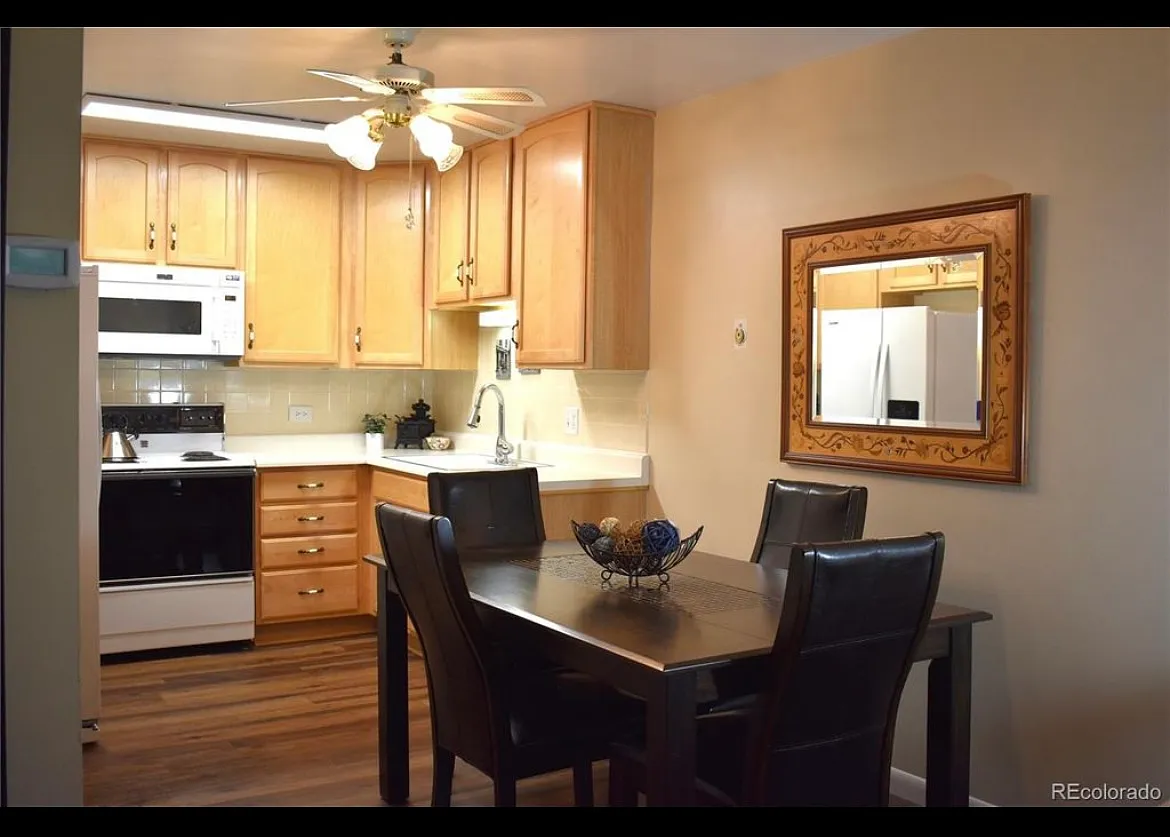 2 bed, 945 sqft, $1,700 — Photo 1