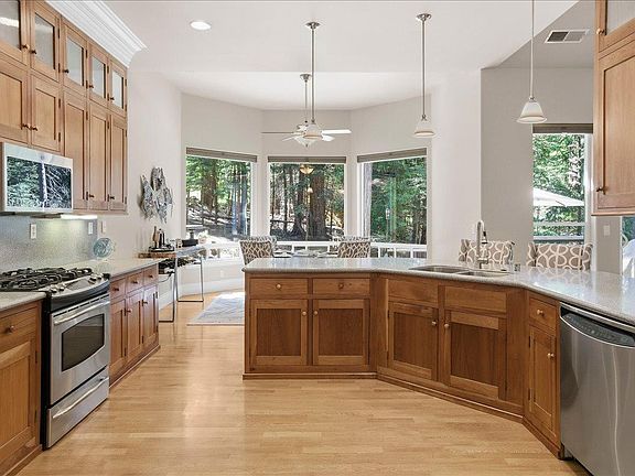 4th image of 3086 Ridgecrest Way