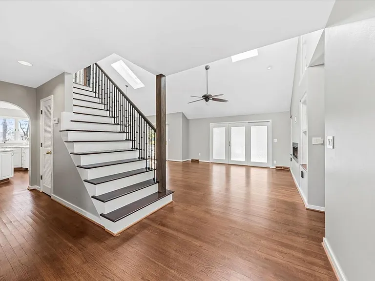 2051 Marsh Flower Ln — Photo 6