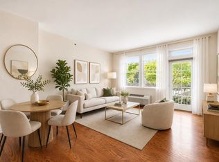 4 Constellation Pl, Jersey City, NJ 07305