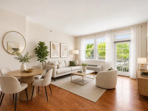 4 Constellation Pl, Jersey City, NJ 07305