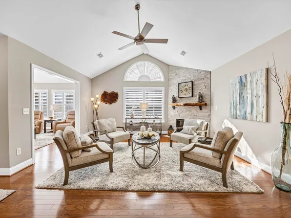 114 Peach Grove Cir, Elgin, SC 29045