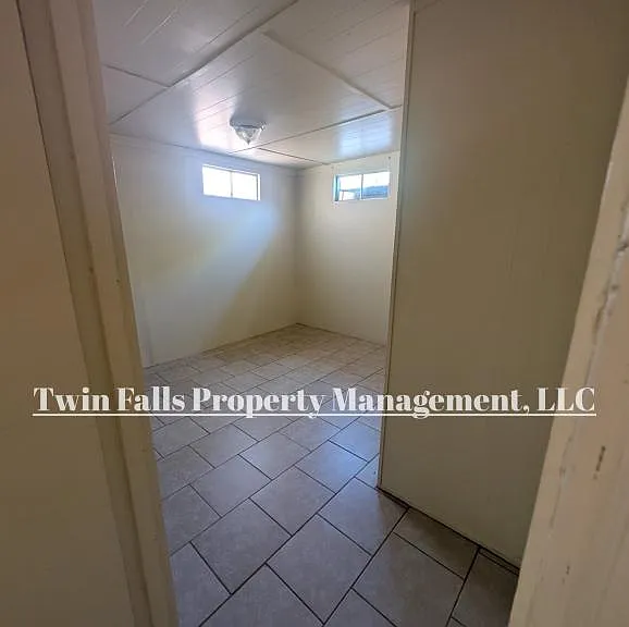 473 Jackson St — Photo 17