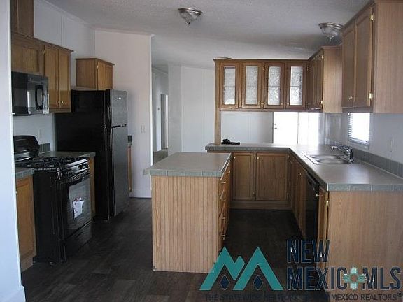 3rd image of 815 Railroad Ave