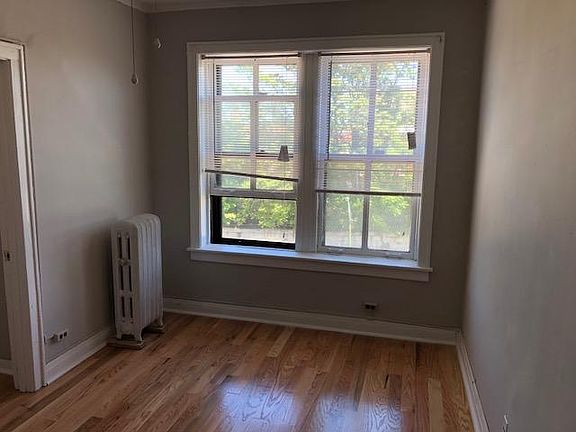 5th image of 1414 W Pratt Blvd APT 208