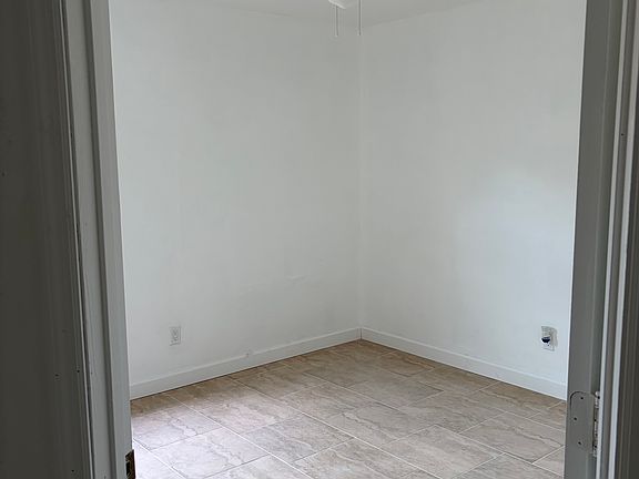2nd image of 3756 Shalimar Ter