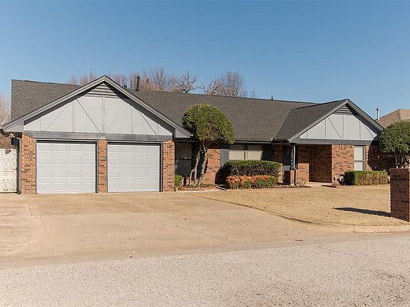 3rd image of 10033 Henderson Dr