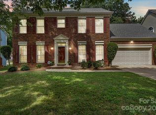1633 Waterstone Ln, Charlotte, NC 28262