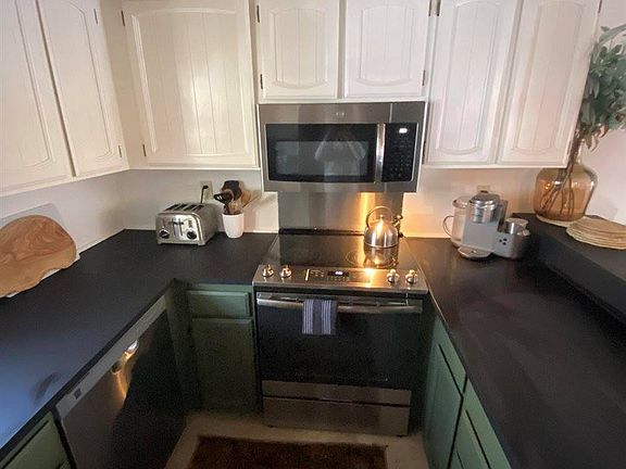 4th image of 3392 Chateau Rd #30
