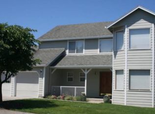 1817 NW 30th Cir, Camas, WA 98607