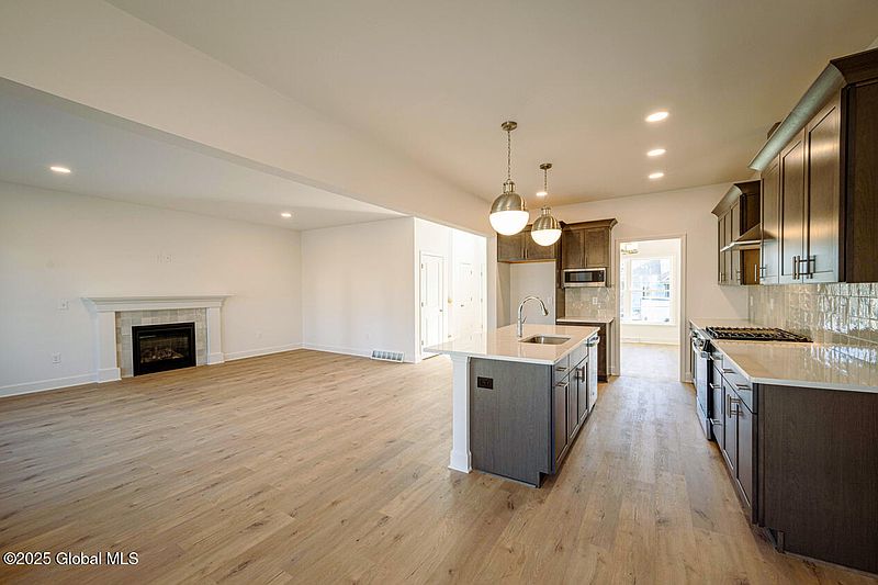 2nd image of 6 Bergen Place