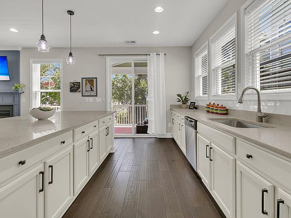 3rd image of 1532 Keshi Pearl Dr