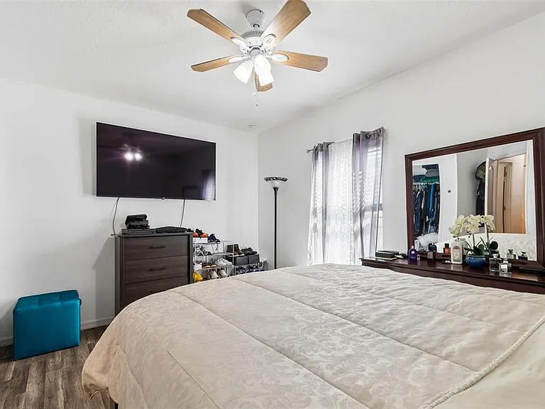 13046 Linden Dr — Photo 13