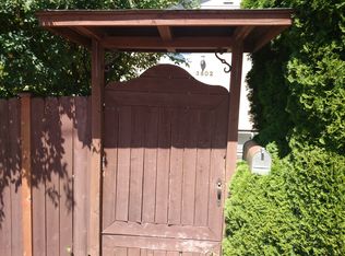 3602 SW Kenyon St, Seattle, WA 98126