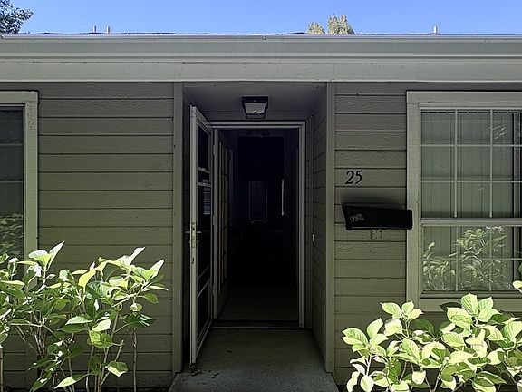 2nd image of 13775 SW Scholls Ferry Rd APT 25