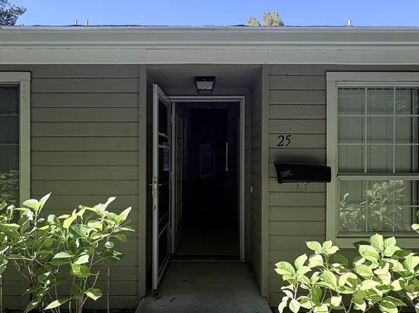 13775 SW Scholls Ferry Rd APT 25, Beaverton, OR 97008