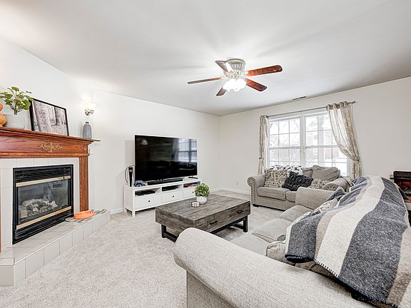 5th image of 9921 Alexia Dr