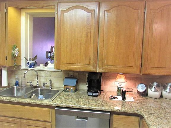 4th image of 1217 W Elm Blvd