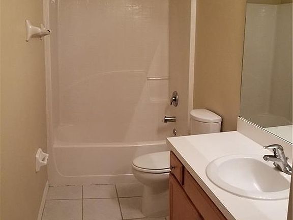 5th image of 1025/1027 Jaguar Blvd