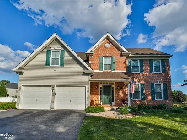 4826 Somerset Ln, Macungie, PA 18062