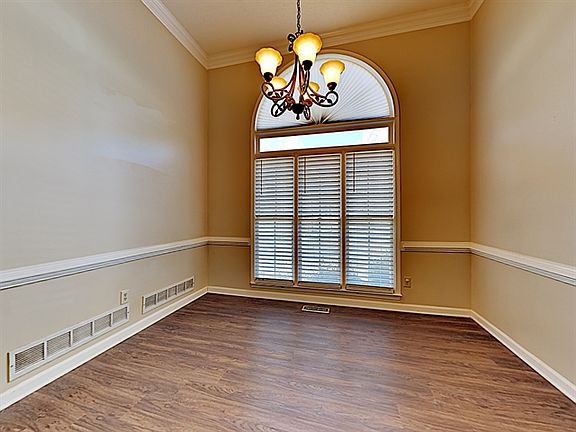 3rd image of 458 Abbington Ln