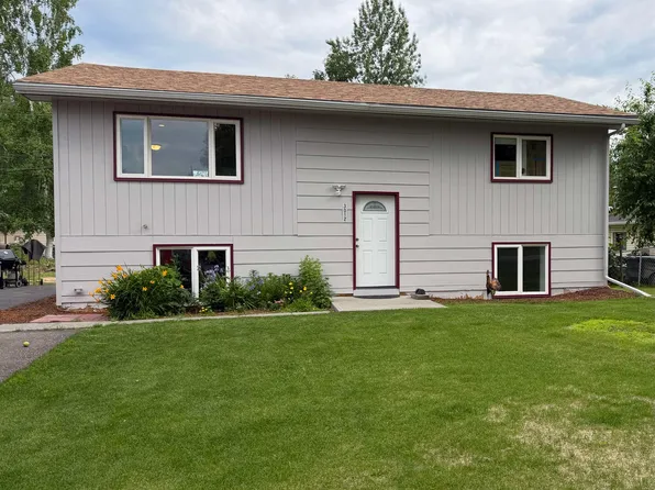 3012 Chinook Dr, Fairbanks, AK 99709