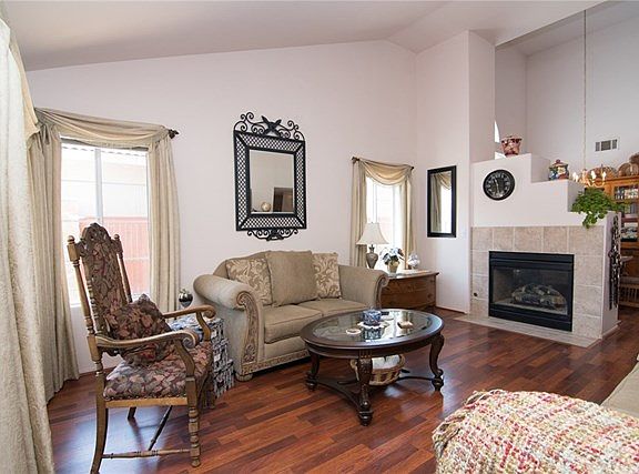 4th image of 26647 Alta Ave
