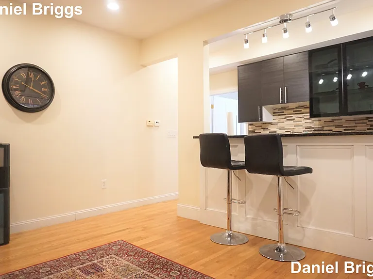 1801 Beacon St #4 — Photo 4